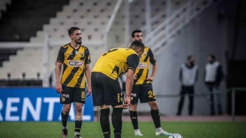 Άγρια «γκάζια» των οπαδών στους παίκτες στο ξενοδοχείο!