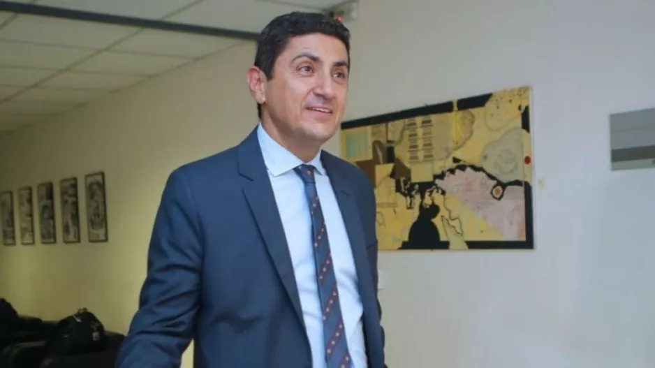 Ο Αυγενάκης καλεί σε συνάντηση την ΠΑΕ Ολυμπιακός