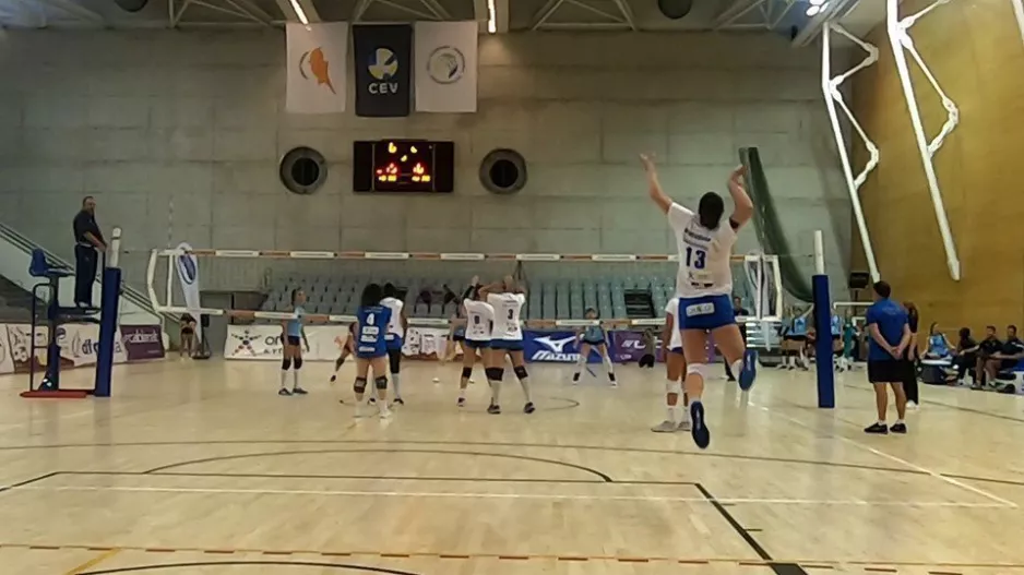 Τα «φλας» στο προσφυγικό ντέρμπι