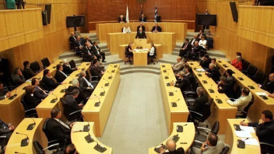 "Οι άνδρες βουλευτές λαμβάνουν περισσότερα οδοιπορικά από τις γυναίκες;"