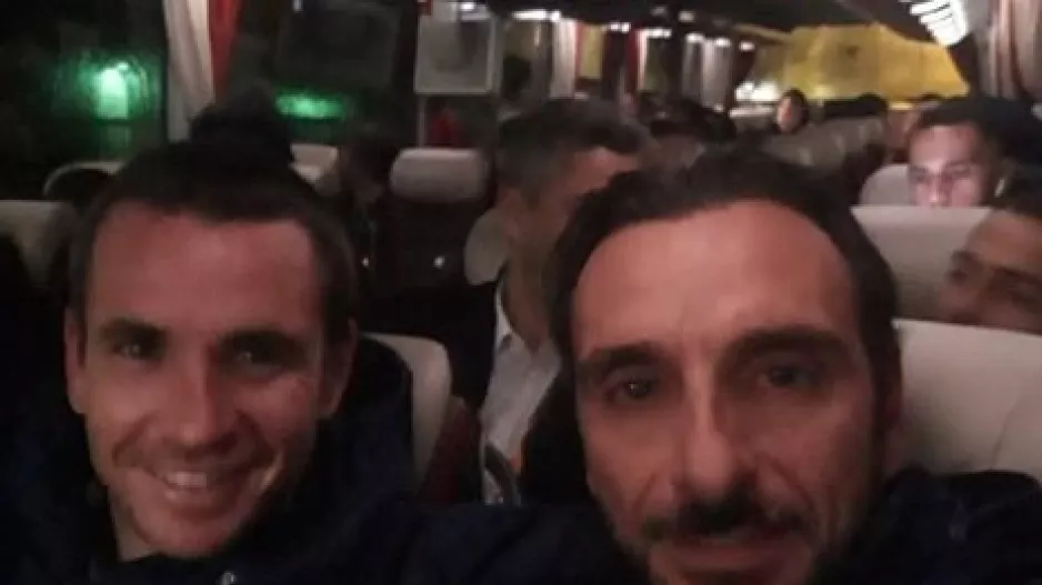 Μέσα στο λεωφορείο/ΑΠΟΕΛ