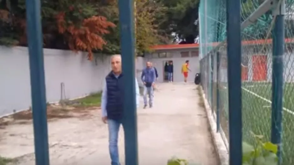 "Tρία παιχνίδια σας έχω δώσει να σωθείτε και μιλάς;"