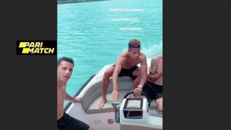 Βόλταραν με το σκάφος οι ΑΠΟΕΛίστες (βίντεο)