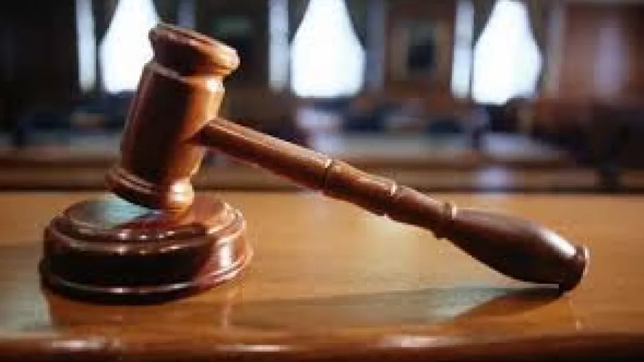 Καθυστέρηση στην παραπομπή συγκεκριμένης υπόθεσης ενώπιον της Δικαστικής