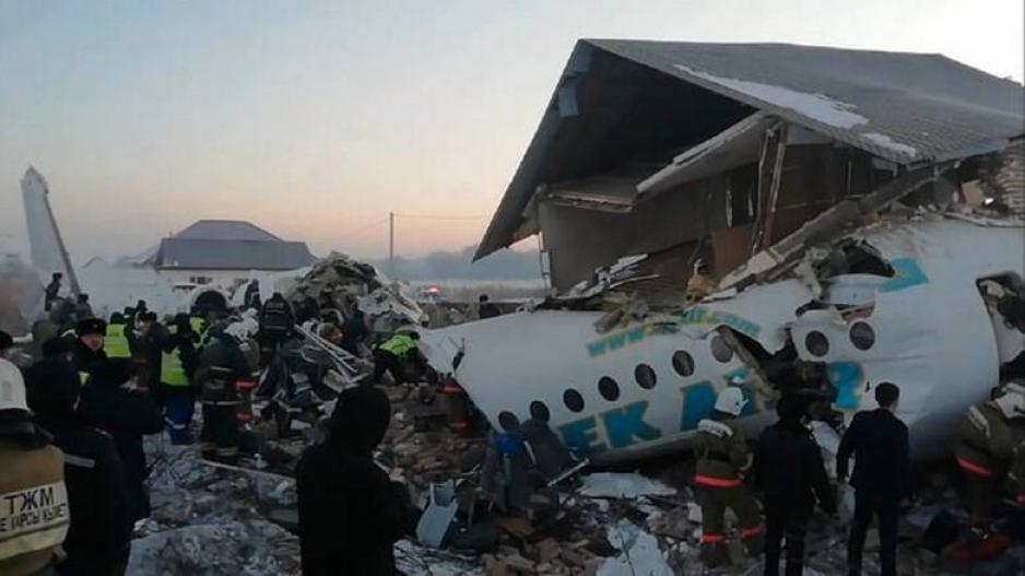 Tραγωδία στο Καζακστάν: Συνετρίβη αεροσκάφος με 100 επιβάτες