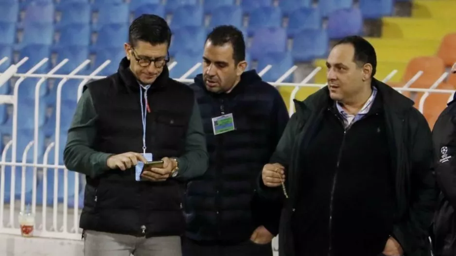 ΑΠΟΛΑΥΣΗ/Τορναρίτης!