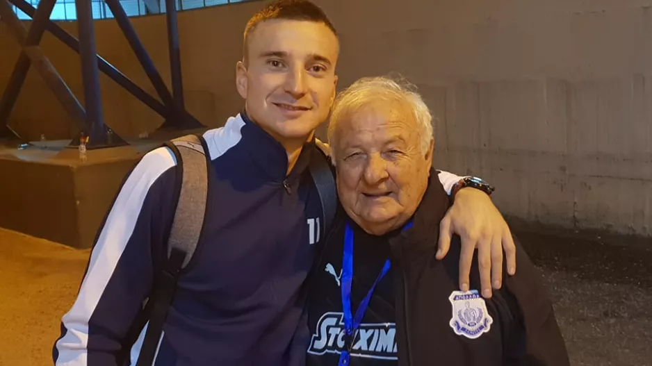 Απολλωνίστικα χαμόγελα