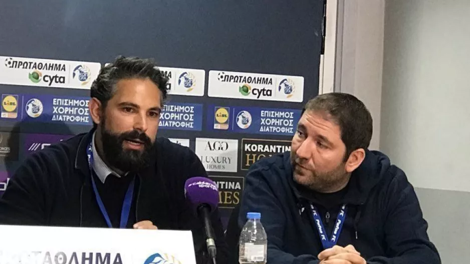 ΣΤΙΛ: "Όταν έμεινε με 10 η Νέα Σαλαμίνα.../Ο Κυριάκος είναι το μέλλον μας"