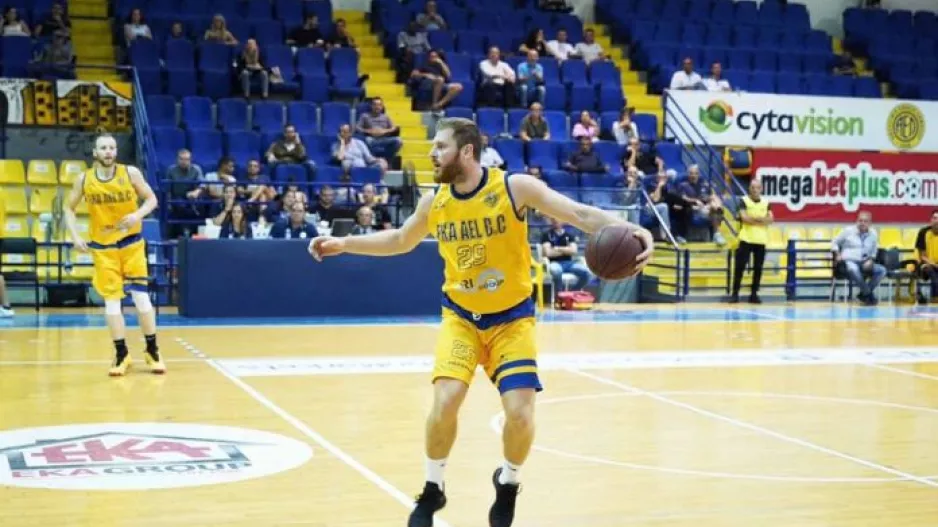 Παρελθόν από την ΑΕΛ