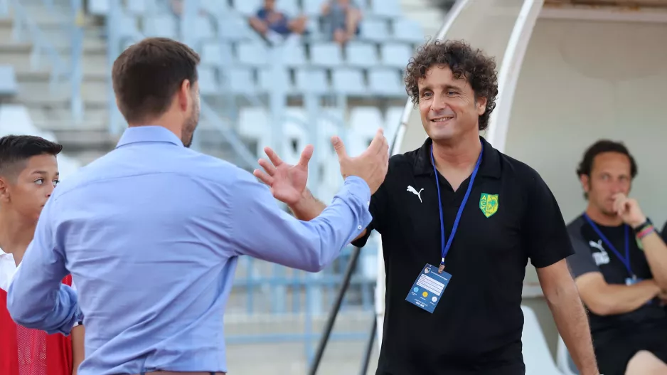 Πριν 100 μέρες!!!/Το league με τους "κακούς" προπονητές