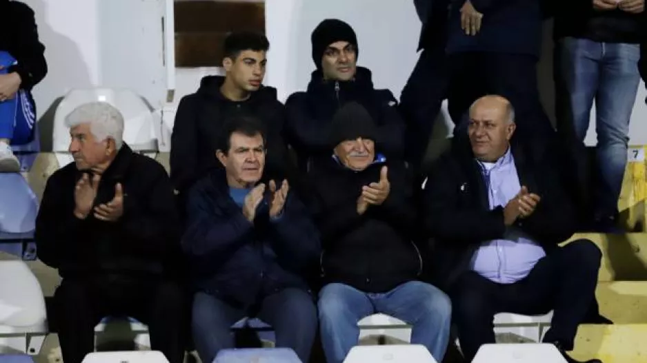 Κίκης με παρέα