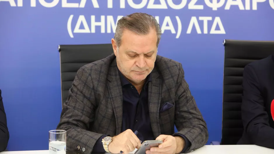 Τρεις προπονητές/ΑΠΟΕΛ