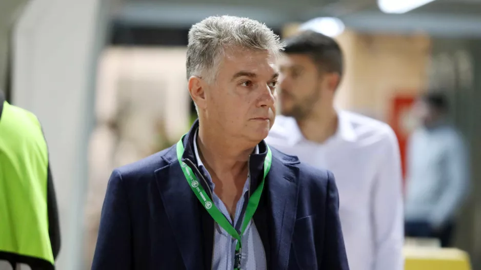 Πρώτο... με Παπασταύρου