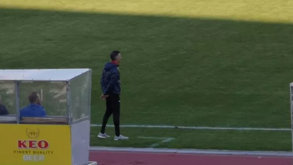 Nτεμπούτο με ήττα/Καϊάφας