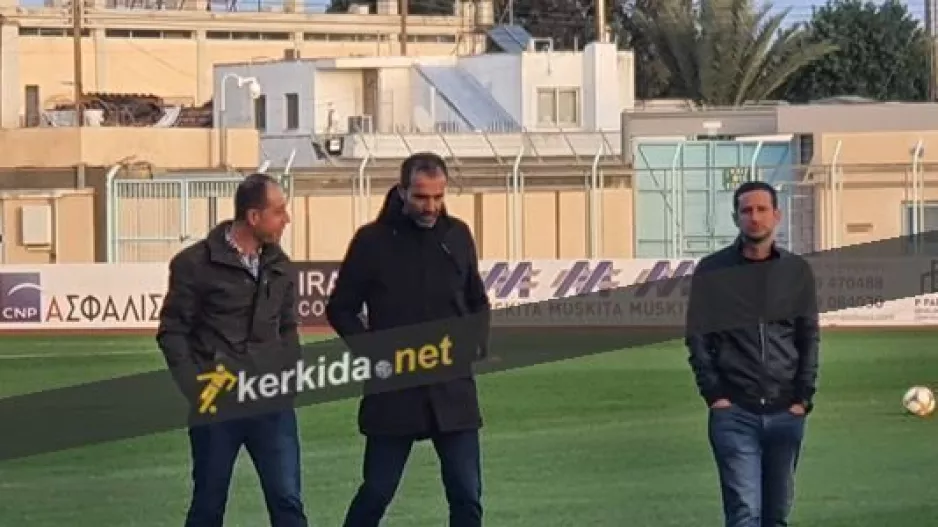 ΕΝΠ-ΑΕΛ: Μάζεψε νερό το γρασίδι- ΟΚ από Βασίλη, αλλά...