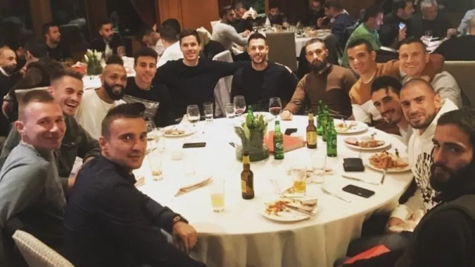Απόλλων/Οικογενειακό δείπνο 