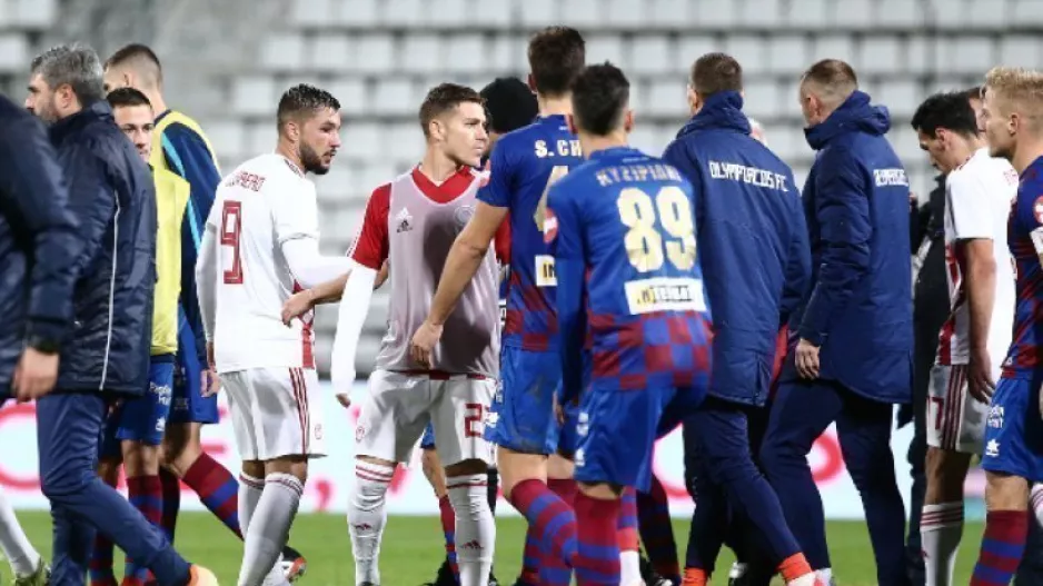 Βόλος: "Όσους έχουν ξεχάσει τις κλοπές υπέρ του Ολυμπιακού, αναφέρουμε 4 αγώνες"!