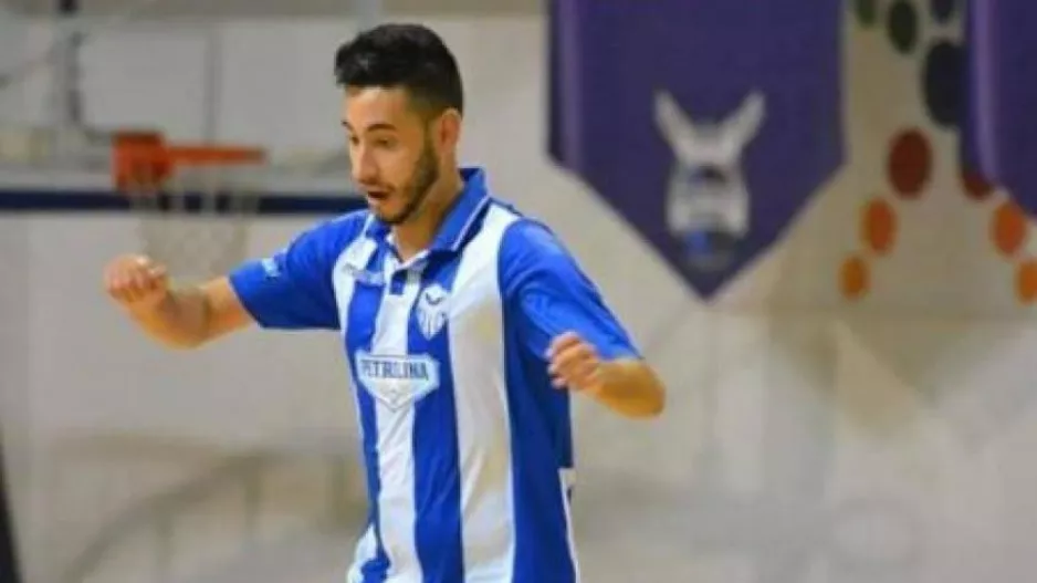 Ανόρθωση/Ανακοίνωσε Ραφίνια