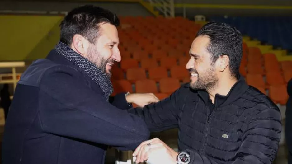 Κάτι... ψήνεται;