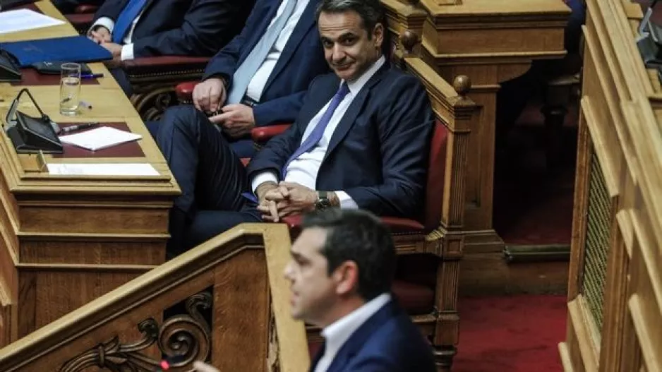Κόντρα Μητσοτάκη-Τσίπρα για το ποδόσφαιρο: Έντονος διάλογος και καταγγελίες
