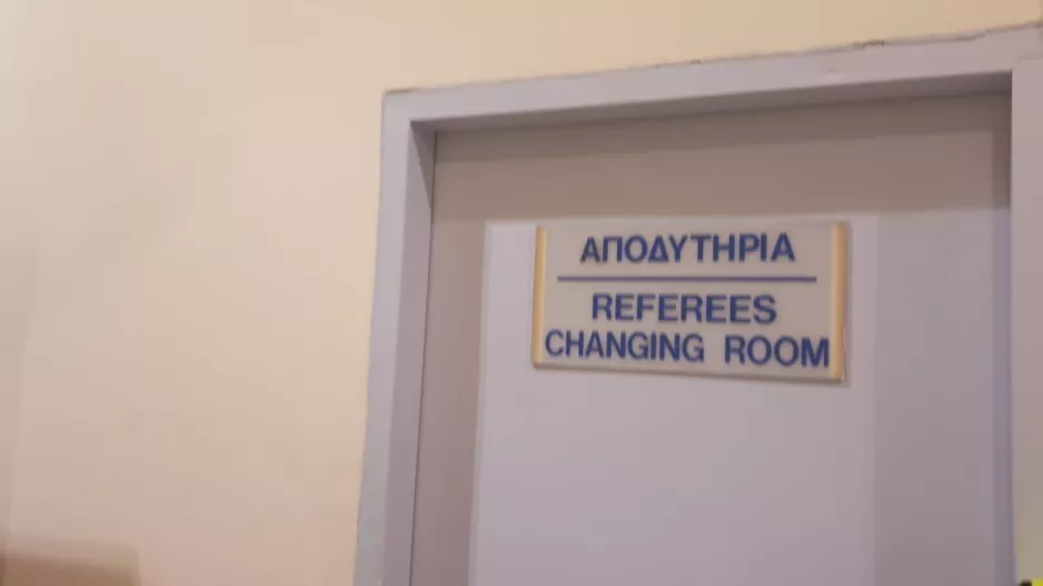ΧΑΜΟΣ στα αποδυτήρια/Φωνές από ΣΟΦΟ