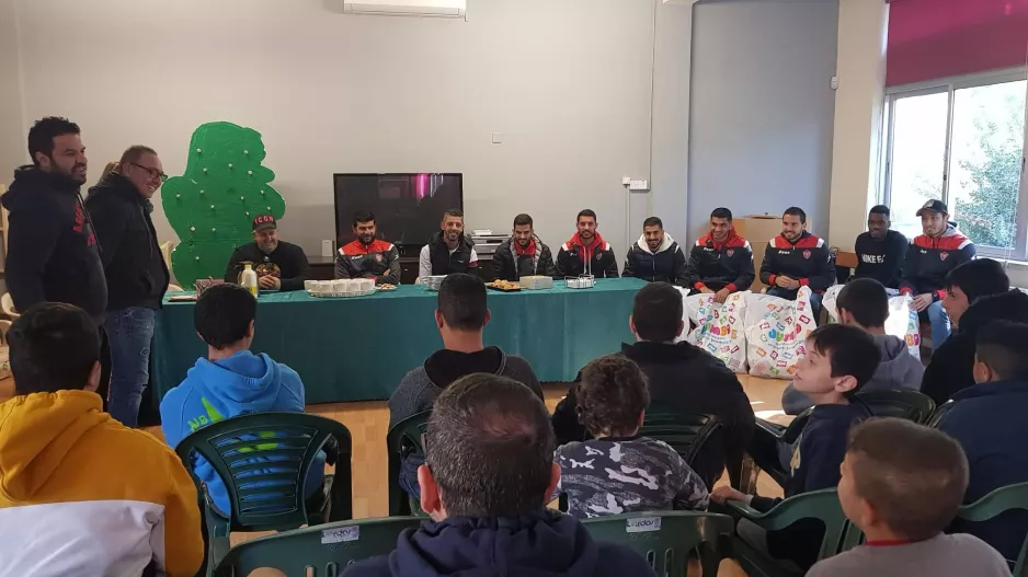 (Φώτος) Όμορφη κίνηση από τους παίκτες της Καρμιώτισσας 