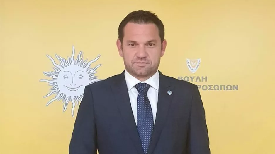 ΣΠΥΡΟΣ/Άσχετοι αυτοί που ανέλαβαν να "καθαρίσουν" (Aιχμές για Υπουργό)