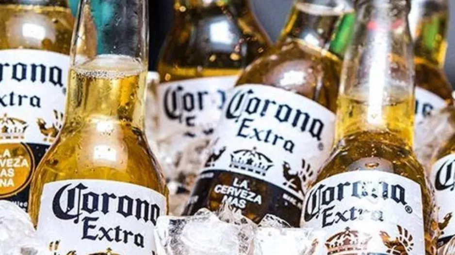 Δεν πίνουν Corona λόγω… κορονοϊού