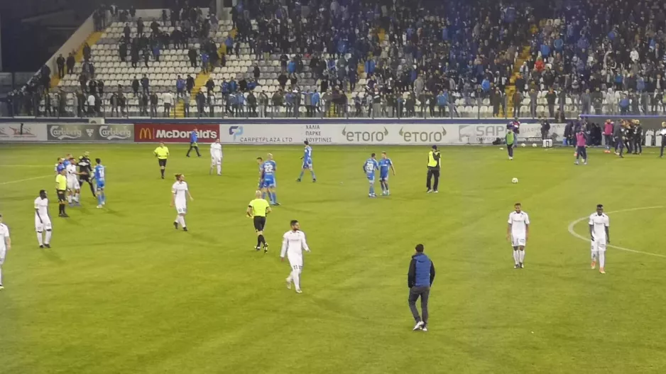 Τριάρα με ΤΖΙΜΗ και τώρα ΑΠΟΕΛ! (φώτος)