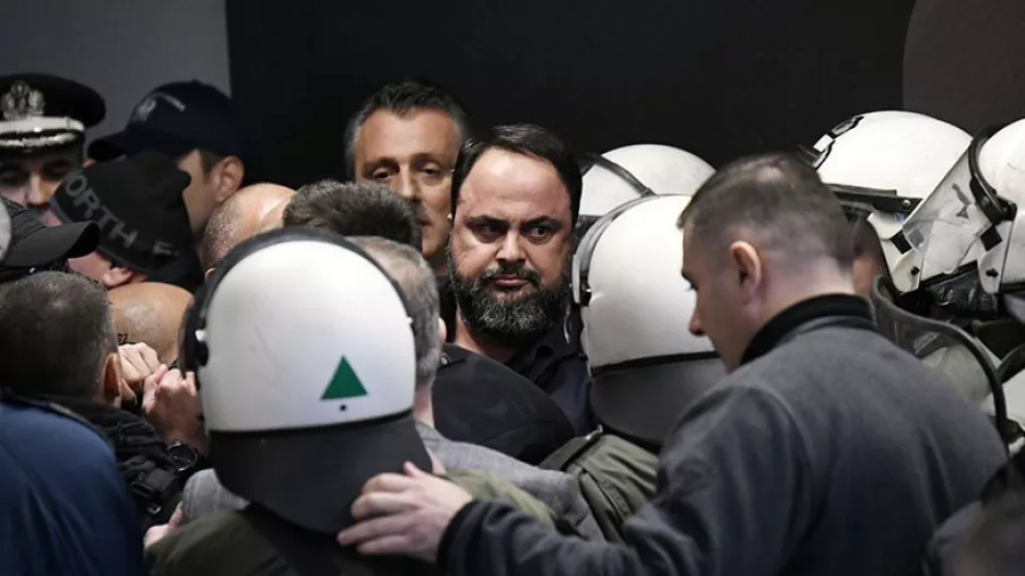 «Ο Μαρινάκης δεν μπορεί να μπει στα αποδυτήρια»