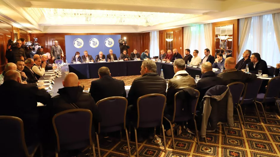 MONO η Ομόνοια