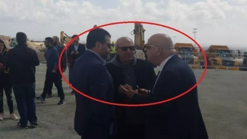 ΕΞΗΓΗΣΕΙΣ ΚΑΙ σε Αντρέα