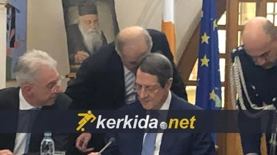 Η σύσκεψη στο Προεδρικό (φώτος/βίντεο)