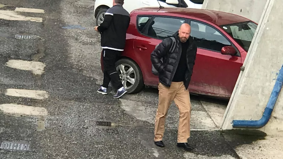 Με... δεμένα χέρια ο Τόσακ