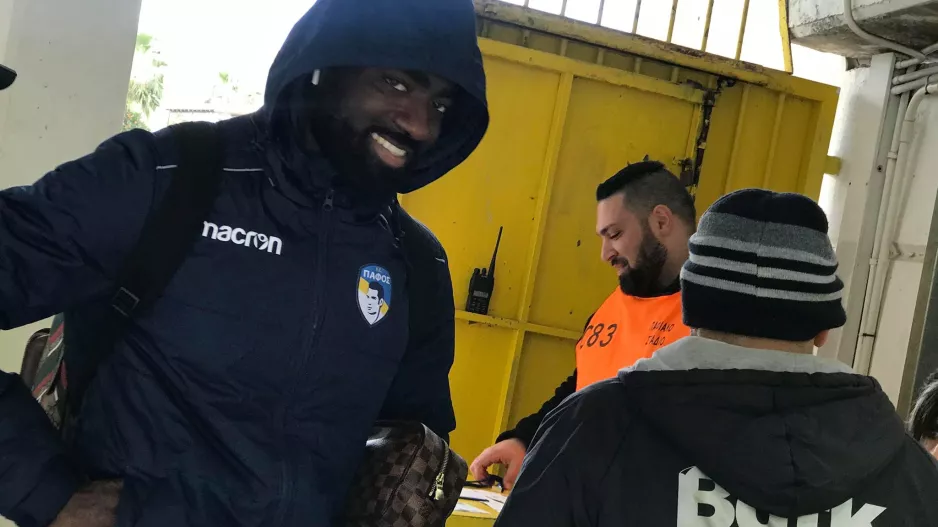(ΦΩΤΟΣ) Η άφιξη της Πάφος Fc 