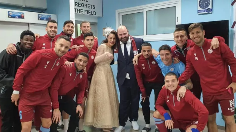Από την εκκλησία στο "Τάσος Μάρκου" οι νιόπαντροι! (φώτος)