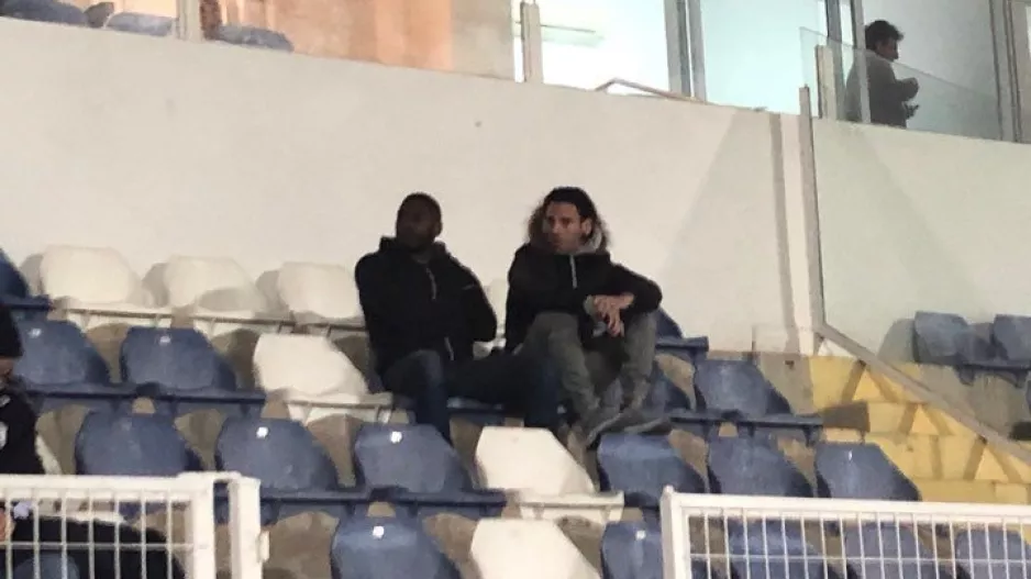 Απουσίες...