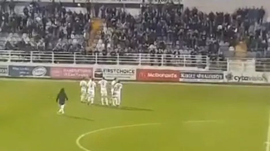 Όσοι ΑΝΤΕΞΑΝ.... στο τέλος χειροκρότησαν (Βίντεο)