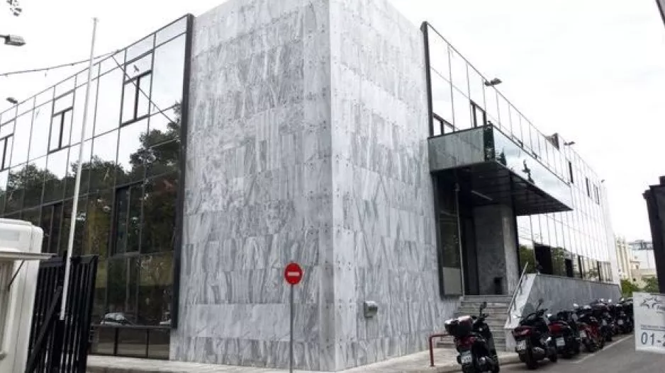 Επίθεση οπαδών με μπογιές στα γραφεία