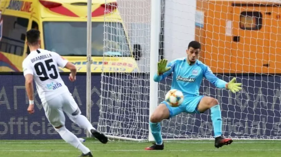 "Top Save" από τον Δημήτρη Δημητρίου