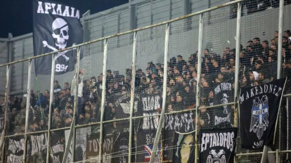«Μπλόκο» στα διόδια και άγριο... κράξιμο στην αποστολή 