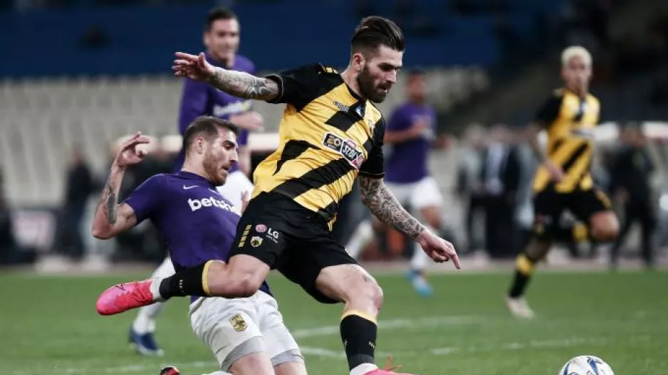 AEK: Ανανέωση ή πώληση για Λιβάγια