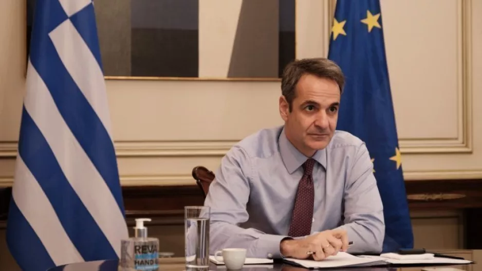 Κάλεσε τους βουλευτές να χαρίσουν έναν μισθό