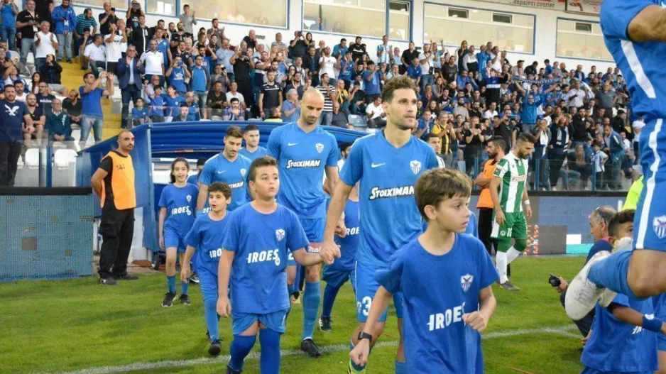 ΟΧΙ/ Συνοδεία ποδοσφαιριστών 