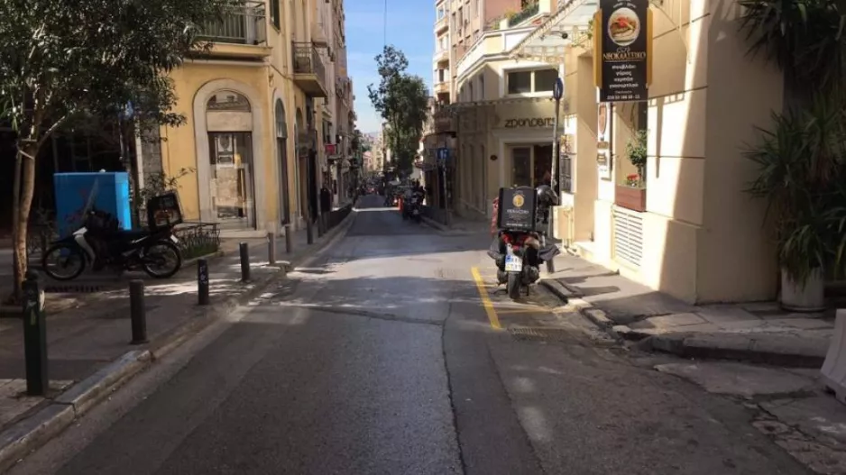 Η Αθήνα θυμίζει … Δεκαπεντάυγουστο.