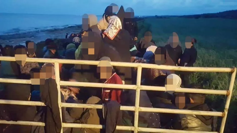 (ΦΩΤΟΣ) ΚΑΤΕΛΗΞΑΝ στα κατεχόμενα οι 175 λαθρομετανάστες