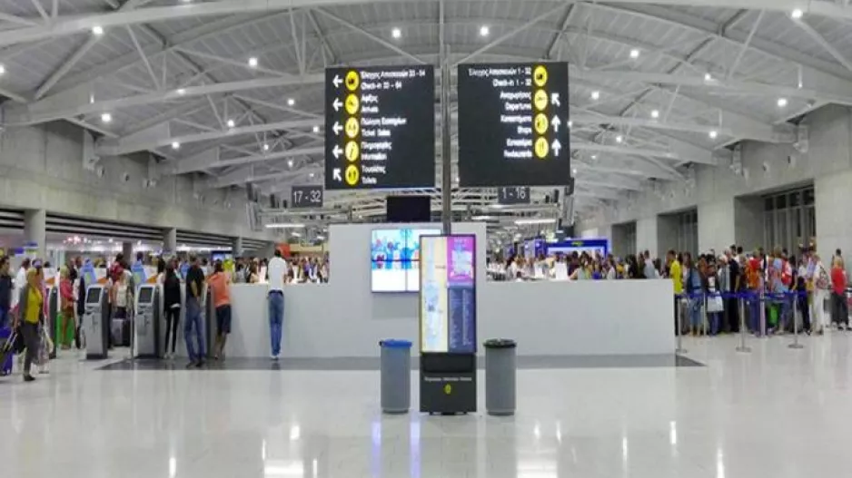 Ένταση ξανά στο αεροδρόμιο/Με ιατρική βεβαίωση και όχι πιστοποιητικό ήρθαν άλλοι έξι