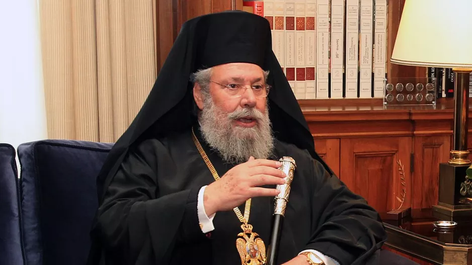 ΑΡΧΙΕΠΙΣΚΟΠΟΣ/Επιτρέπεται η Θεία Κοινωνία - Μέχρι 10 άτομα στους Ναούς