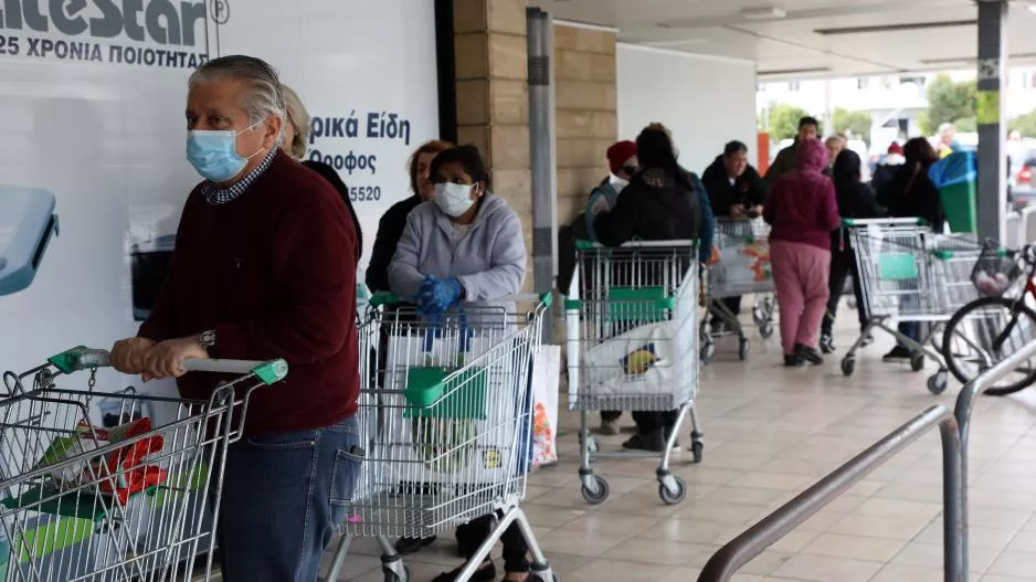 Μετά το αλαλούμ... έτσι θα μπαίνεις σε υπεραγορά μέχρι τις 10