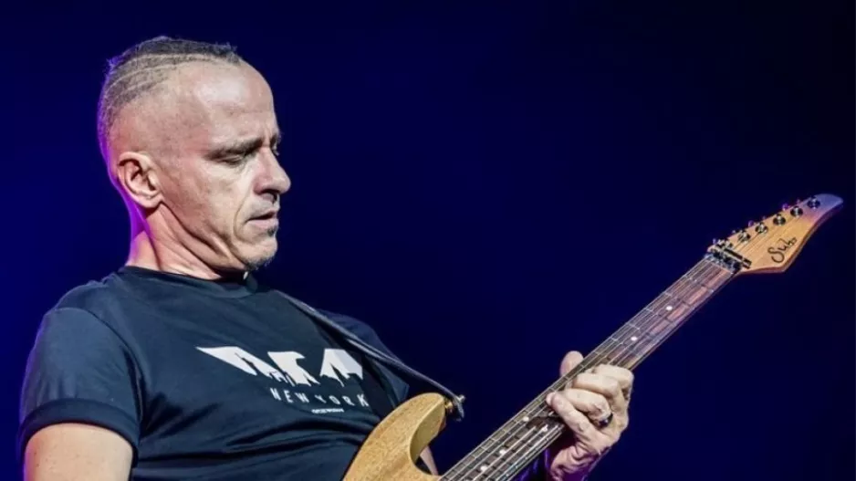 Ο Eros Ramazzotti δίνει κουράγιο